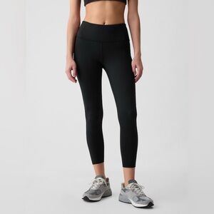 NWT! GAP Power 7/8 length leggings - black - size M